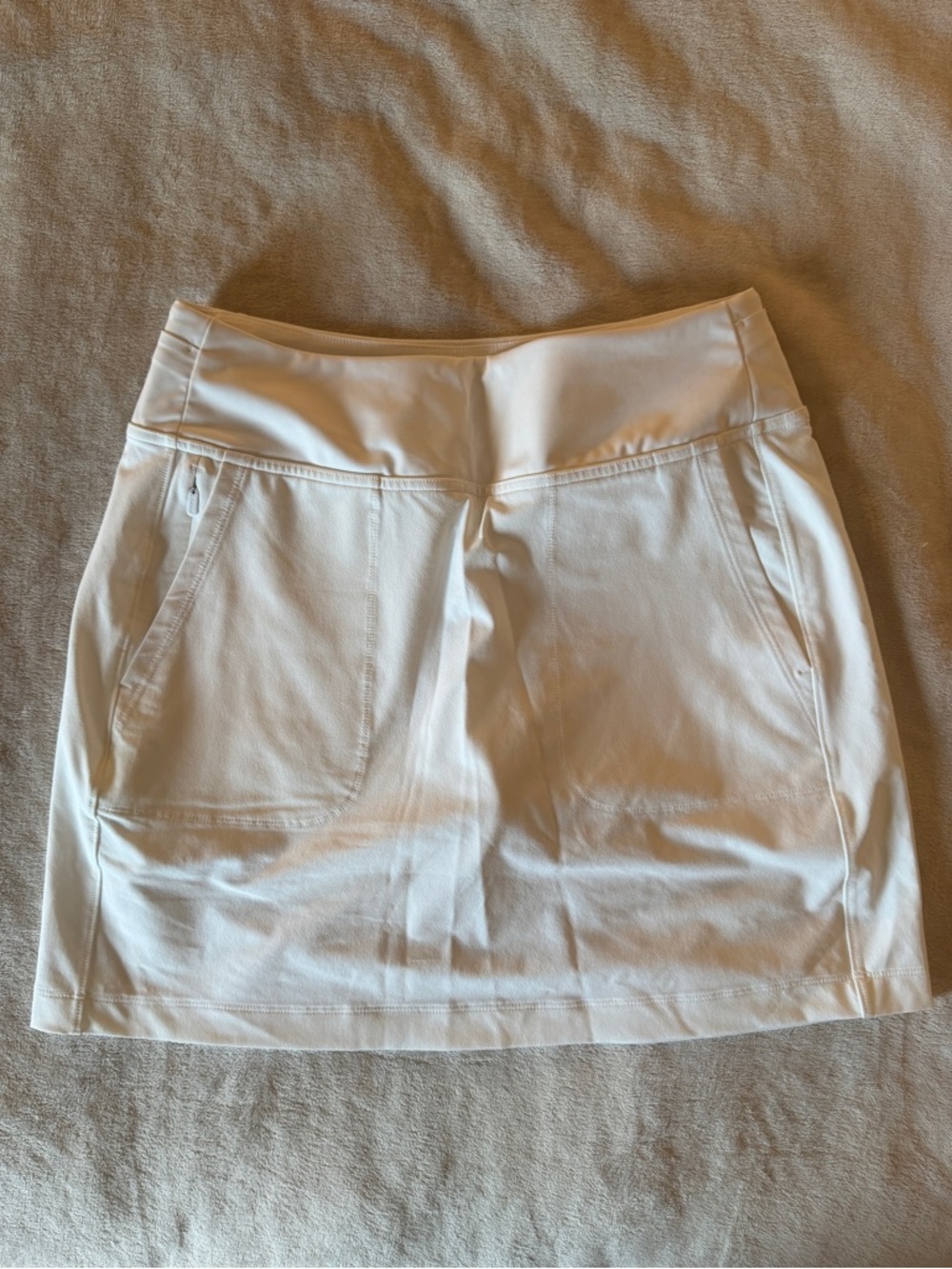 AthletaTee Time High Rise 17" Skort - Size Medium